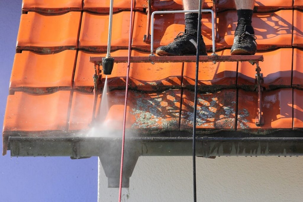 Gutter Cleaning Service in Gainesville, GA Gutter Cleaning Service in Gainesville, GA